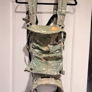 Tula Explorer in Sage Green Floral Print